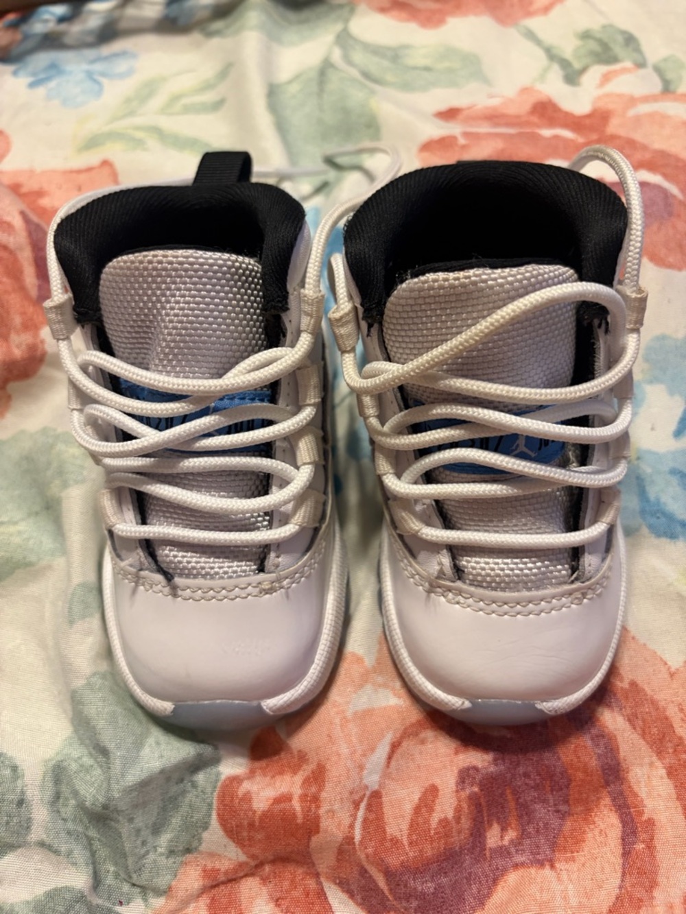 Jordan 11 Retro legend blue